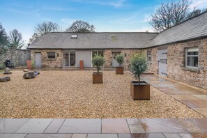 Exterior - 4 Bed in Nant-y-derry (oc-p30804) (Nant-y-derry)