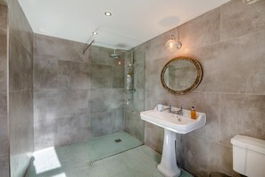 Towels - 2 Bed in Harmby (oc-t30971) (Harmby)