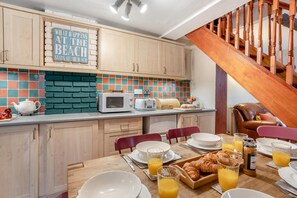 Dining - 3 Bed in Whitby (oc-k30856) (Whitby)