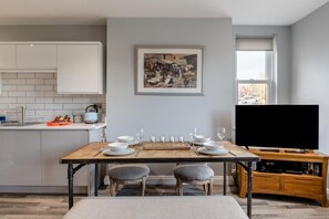 Dining - 2 Bed in Whitby (oc-d30943) (Whitby)