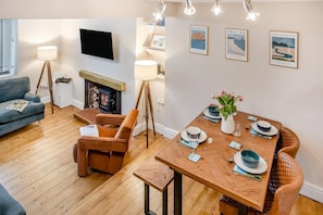 Interior - 2 Bed in Mumbles (oc-v30980) (The Mumbles)