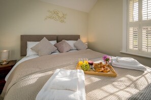 Free WiFi, bed sheets - 3 Bed in Freshwater (oc-h30562) (Freshwater)