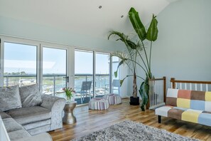 TV - 3 Bed in St. Helens (oc-y30961) (Saint Helens)