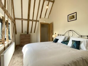 Iron/ironing board, travel cot, free WiFi, bed sheets - 1 Bed in Wilby (oc-s30230) (Wilby)