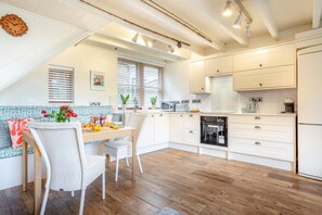 Dining - 3 Bed in Staithes (oc-k30969) (Staithes)