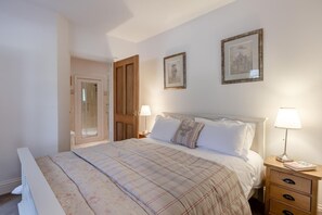 1 bedroom, travel cot, free WiFi, bed sheets - 1 Bed in East Anstey (oc-s31025) (East Anstey)