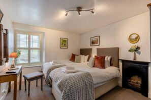 Silitysrauta/-lauta, ilmainen Wi-Fi, vuodevaatteet