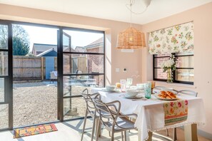 Dining - 2 Bed in North Wootton (oc-g30973) (North Wootton)