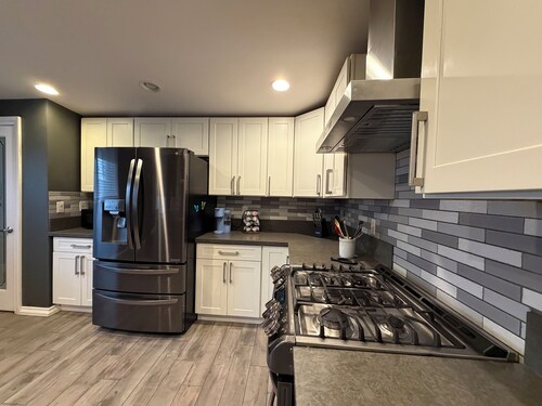 Modern Desert Retreat with All Amenities