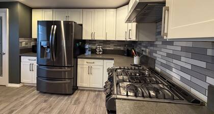 Modern Desert Retreat with All Amenities