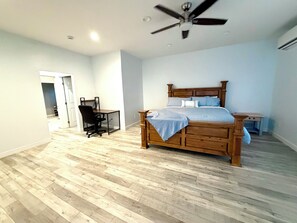 3 habitaciones, tabla de planchar con plancha, wifi y ropa de cama 