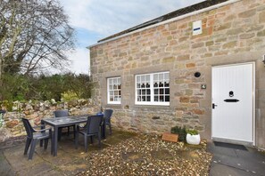 Outdoor dining - 3 Bed in Kingsbarns (oc-k30925) (Kingsbarns)