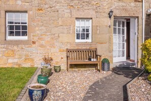 Exterior - 3 Bed in Kingsbarns (oc-k30925) (Kingsbarns)