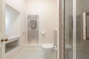 Towels - 7 Bed in Tenby (oc-b30996) (Tenby)