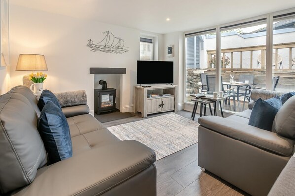 TV - 2 Bed in St. Ives (oc-k30934) (Carbis Bay)