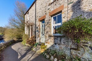 Exterior detail - 2 Bed in Ingleton (oc-w31066) (Ingleton)