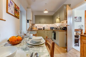 Microwave, oven, cookware/dishes/utensils
