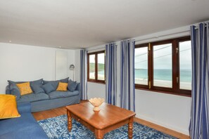 TV - 3 Bed in Coverack (oc-b31082) (Coverack)
