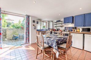 Microwave, oven, dishwasher, high chair - 2 Bed in Corfe Castle (oc-a30970) (Corfe Castle)