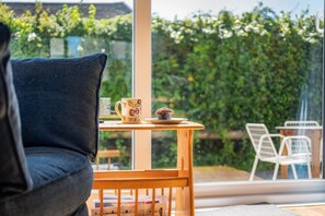 Interior - 3 Bed in Worth Matravers (oc-l31049) (Worth Matravers)