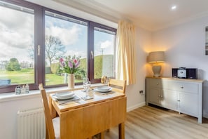 Dining - 2 Bed in Insch (oc-t30986) (Newton)