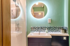 Towels - 2 Bed in Snettisham (oc-d31668) (Snettisham)