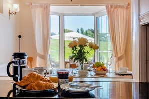 تناول الطعام