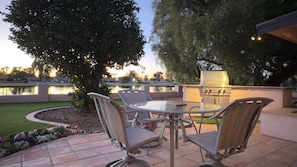 Outdoor dining - Desert Oasis backing Golden Hills Golf Course. (Mesa)
