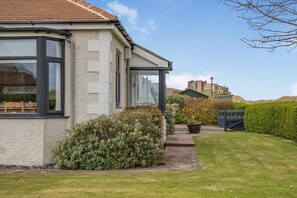 Exterior - 3 Bed in Bamburgh (oc-l31103) (Bamburgh)