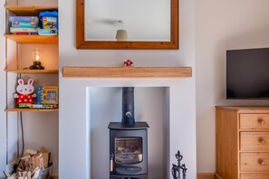 Interior - 3 Bed in Brockenhurst (oc-l30942) (Brockenhurst)