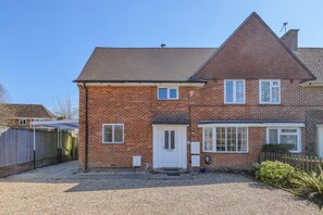 Exterior - 3 Bed in Brockenhurst (oc-l30942) (Brockenhurst)