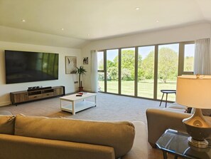 TV - 6 Bed in Docklow (oc-d31042) (Docklow)