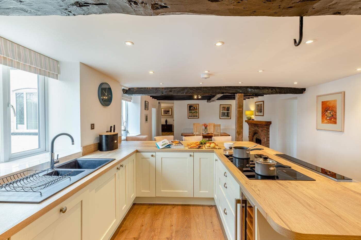 Mikrowelle, Ofen, Geschirrspüler, Kochgeschirr/Geschirr/Besteck