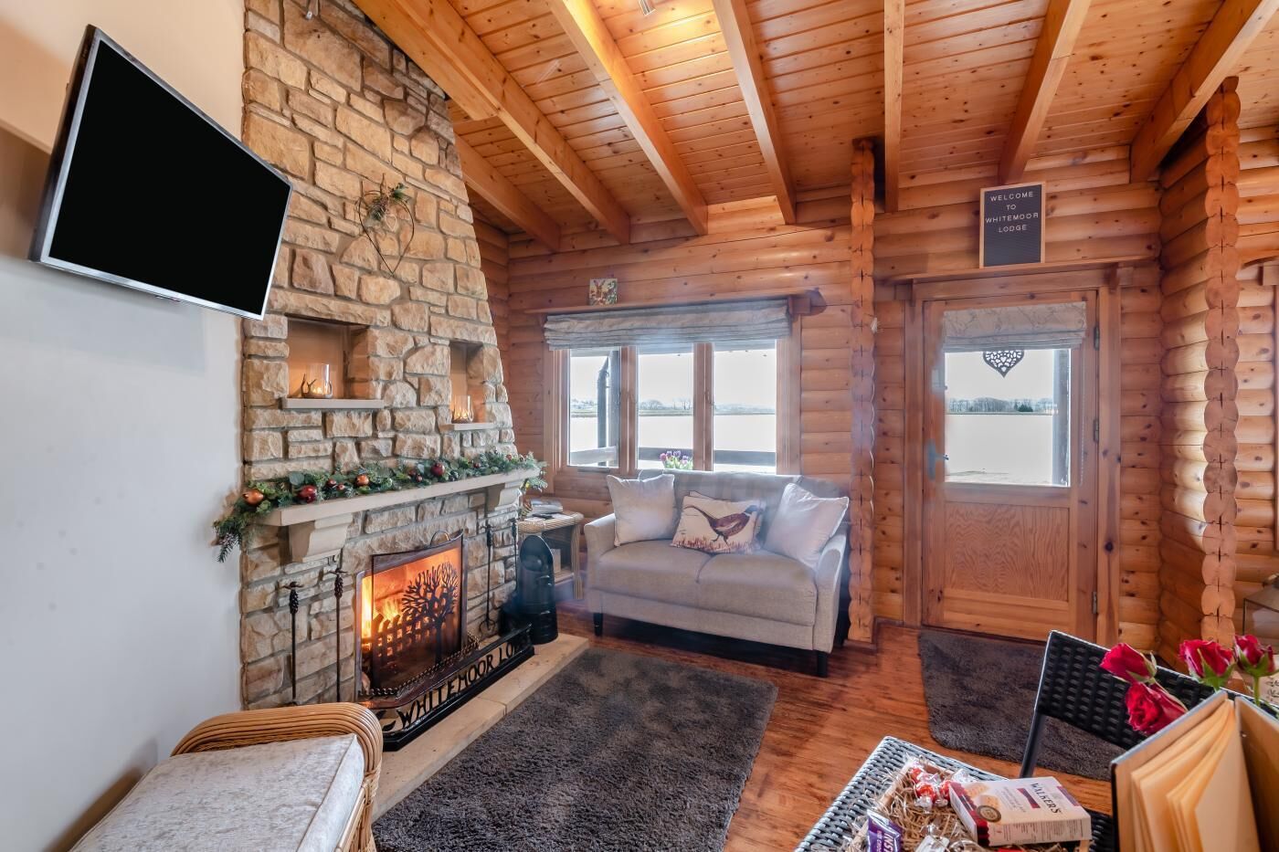 Télévision, cheminée