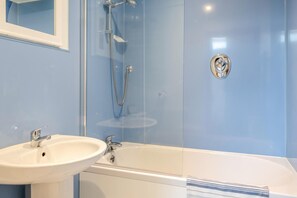 Towels - 2 Bed in Saundersfoot (oc-s31737) (Saundersfoot)