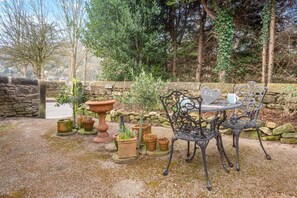 Outdoor dining - 1 Bed in Starkholmes (oc-q30994) (Matlock Bath)