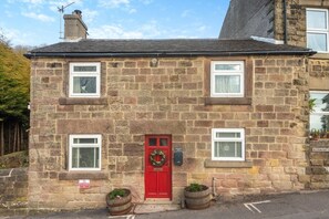 Exterior detail - 1 Bed in Starkholmes (oc-q30994) (Matlock Bath)