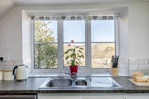 Microwave, oven, highchair, cookware/dishes/utensils - 5 Bed in Hundred House (oc-l31090) (Hundred House)