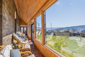 Interior - 5 Bed in Hundred House (oc-l31090) (Hundred House)