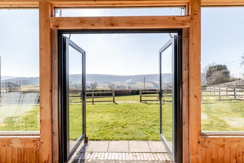 5 Bed in Hundred House (oc-l31090)