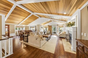 TV, fireplace, DVD player, foosball - Lux Norris Lake Home|Private Dock & Stunning Views (LaFollette)