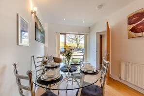 Dining - 2 Bed in Carnforth (oc-s31763) (Warton)