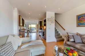 TV - 2 Bed in Carnforth (oc-s31763) (Warton)
