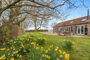 Outdoor dining - 5 Bed in Haceby (oc-c31061) (Haceby)