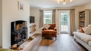 Living area - 2 Bed in Aylsham (oc-s30931) (Aylsham)