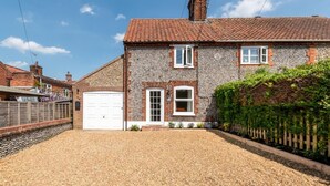 Exterior - 2 Bed in Aylsham (oc-s30931) (Aylsham)