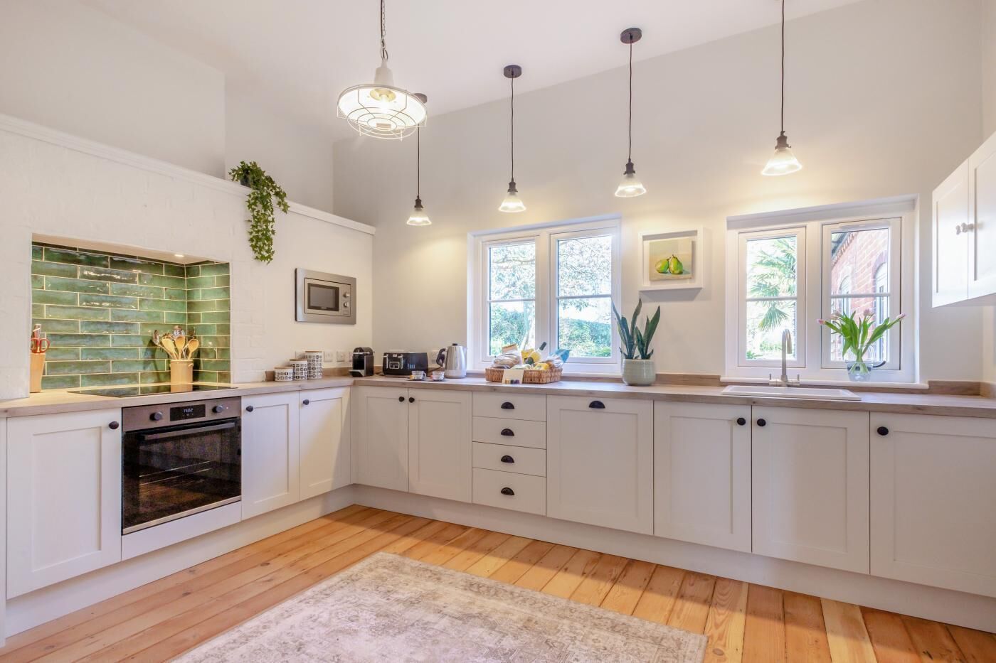 微波炉、烤箱、洗碗机、高脚椅