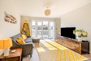 TV - 3 Bed in Camber (oc-s31125) (Camber)