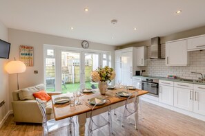 Interior - 3 Bed in Camber (oc-s31125) (Camber)