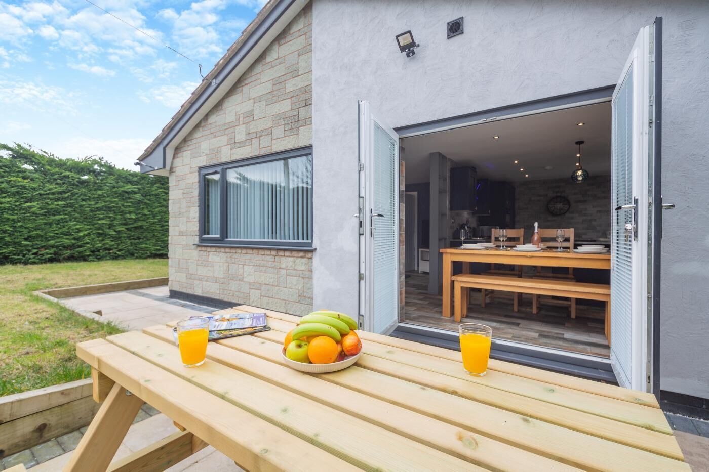 Outdoor dining